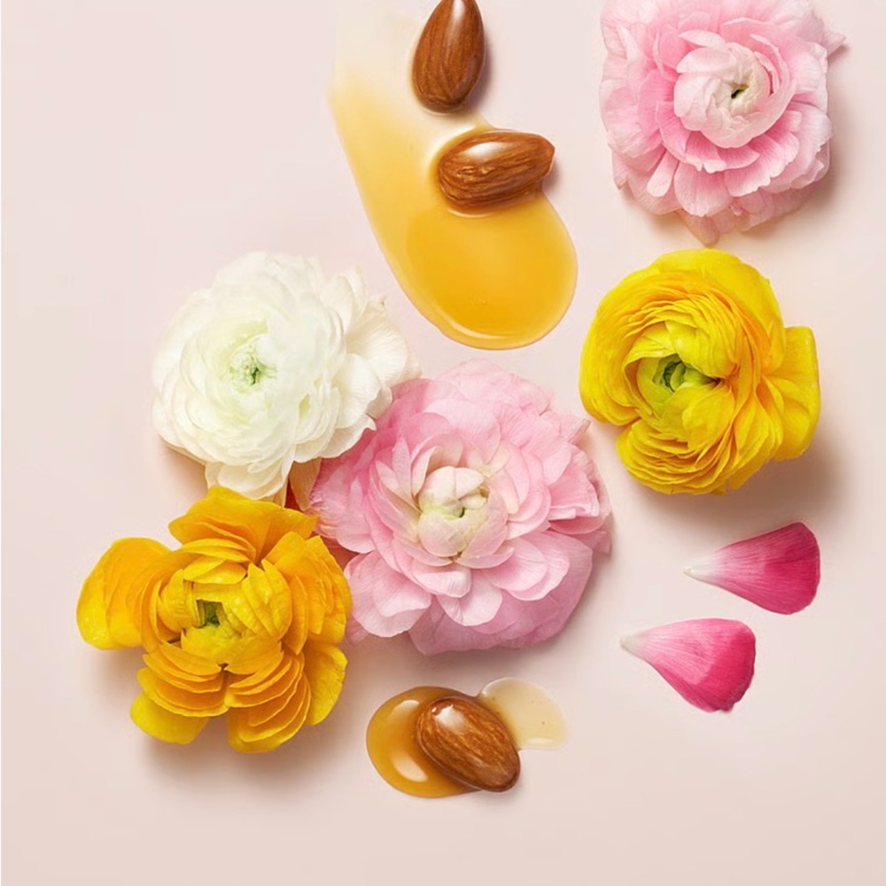 NEW Victoria's Secret Velvet Petals Fragrance Lotion - Rose Gold & Gold - Picture 3 of 7